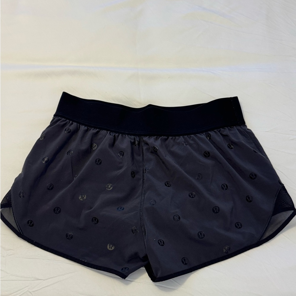 Lululemon Athletica Black special addition Hotty hot Shorts (4 inch inseam)